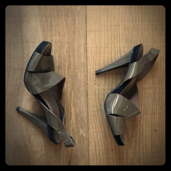 KORS Michael Kors Taupe Sandals | Heels, size 8M - Picture 1 of 5